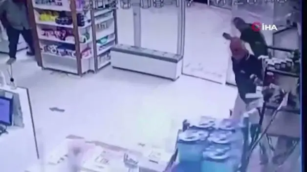 Fırtınada camları bomba gibi patlattı!