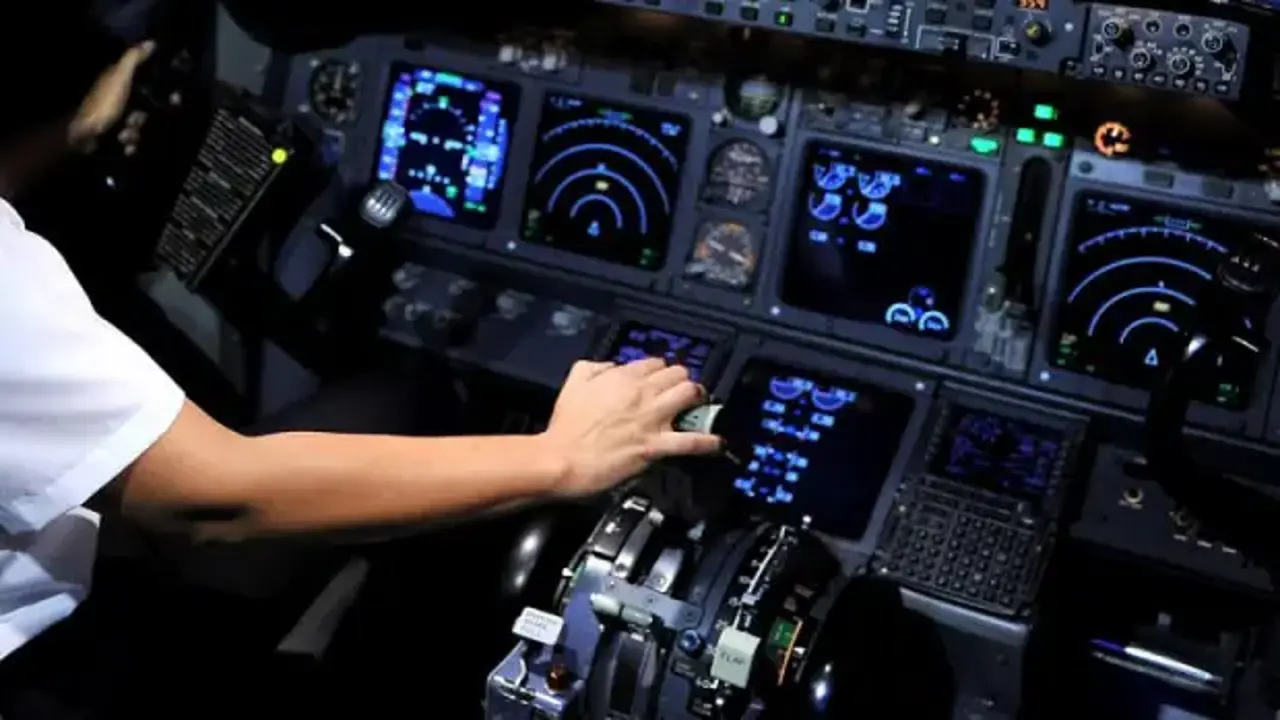 Florida semalarında tehlike! Gizemli pilot kuleyi çileden çıkardı