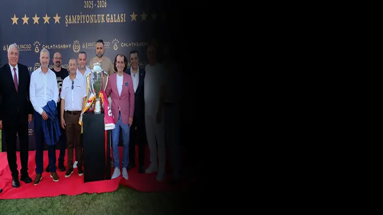 Galatasaray'ın şampiyonluk kutlamalarında Fenerbahçe'ye flaş gönderme! Tam 30 yıl sonra...