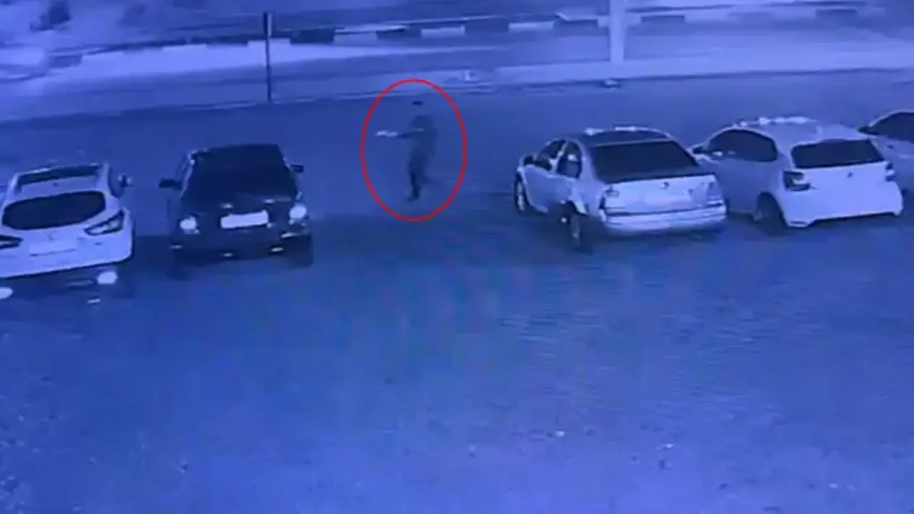 Galerideki 6 otomobili ateşe veren şüpheli tutuklandı