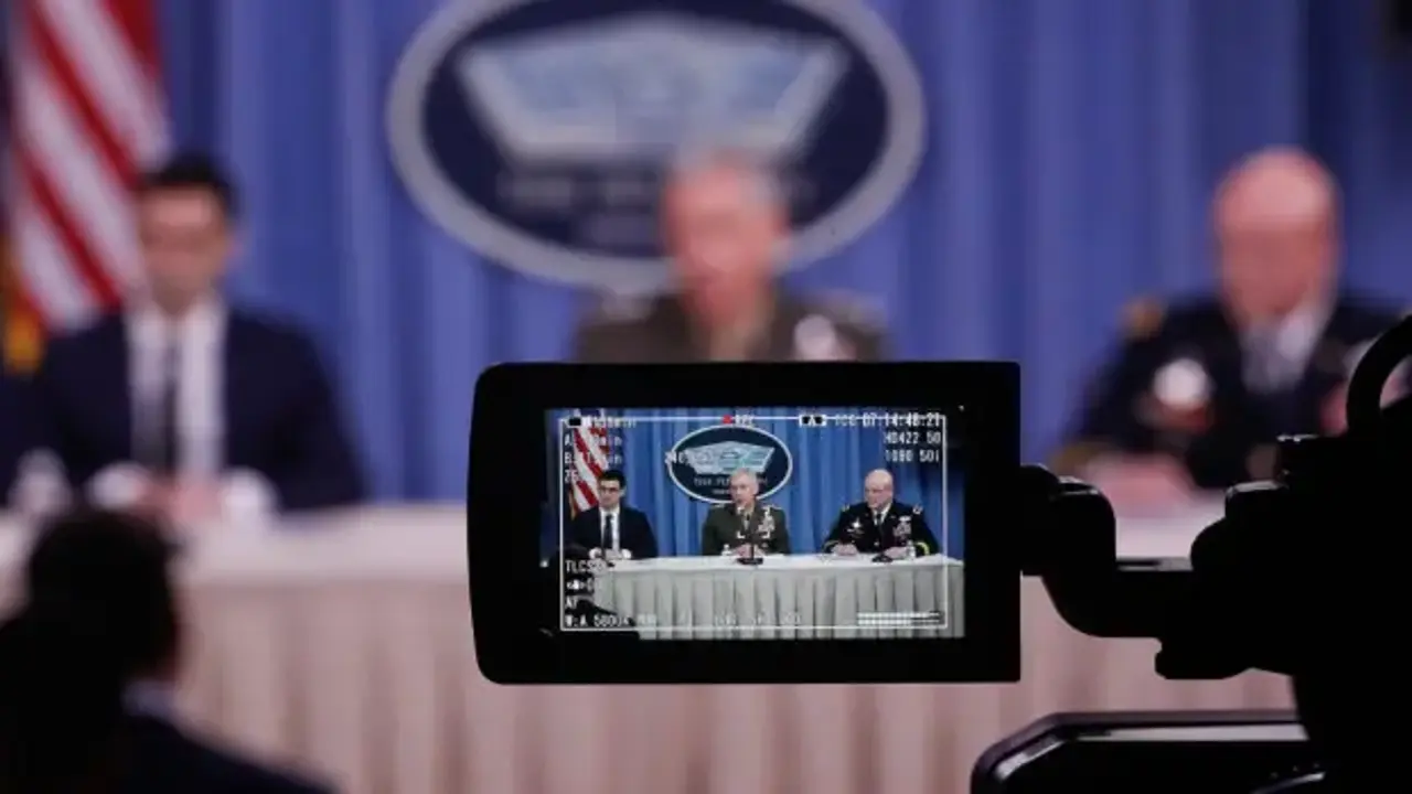 Gazetecilerin Pentagon'a girişi yasaklandı