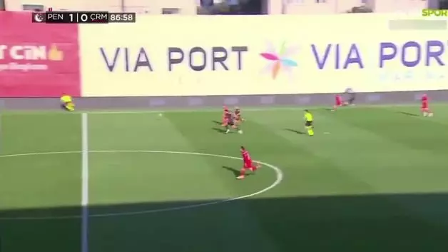 Hamza Akman'ın boş kaleye atamadığı gol saç baş yoldurdu