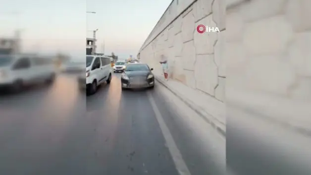 Hatay'da çarpılacağını anlayıp kayda girdi, kaçan sürücüyü canı pahasına durdurdu!