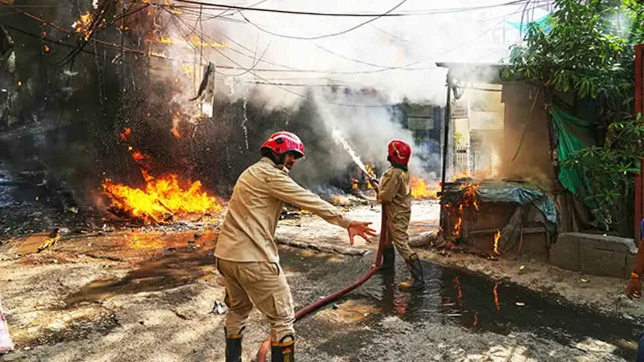 Hindistan'da otel restoranında yangın: 21 ölü