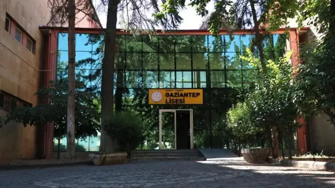 İlk ders zili 1911'de çaldı: Gaziantep Lisesi nesiller yetiştiriyor