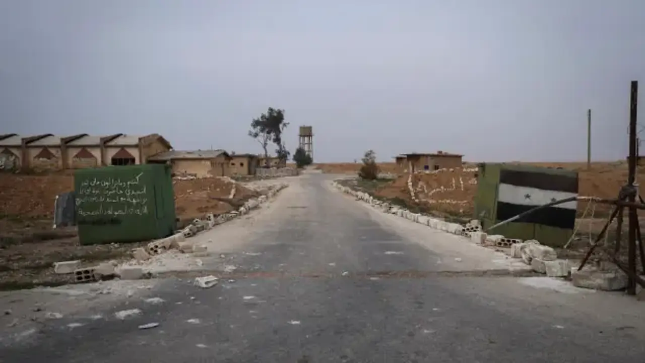 İsrail'den Suriye'deki üsse hava saldırısı