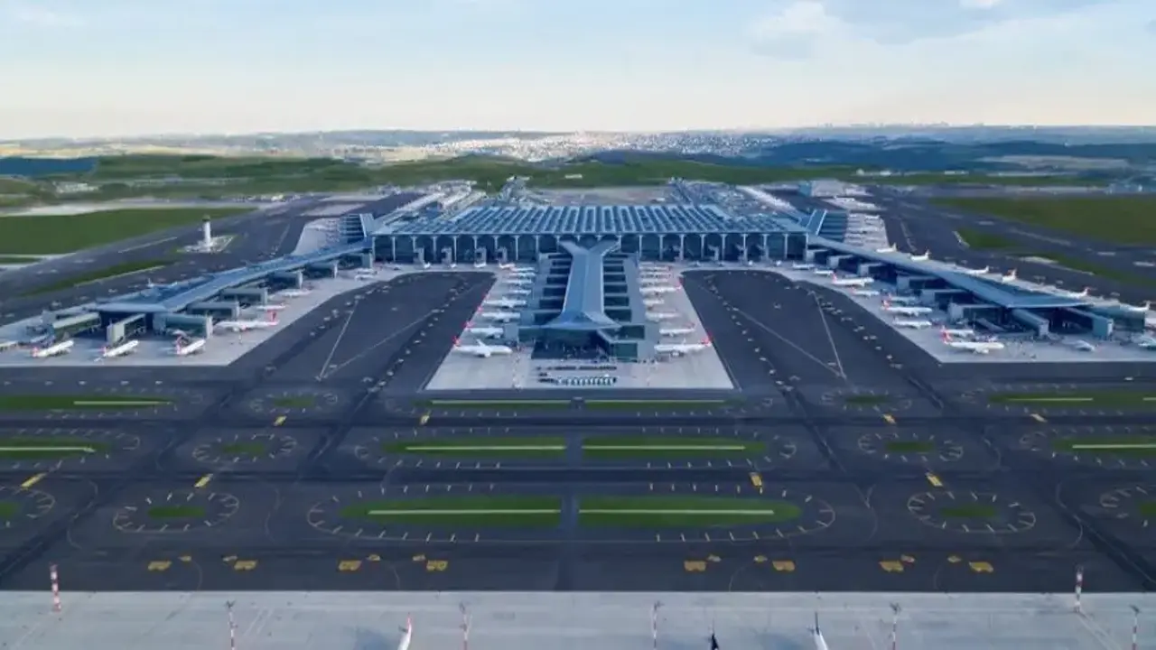 İstanbul Havalimanı'ndan tarihi başarı: 20 yıllık Heathrow liderliğini bitirdi