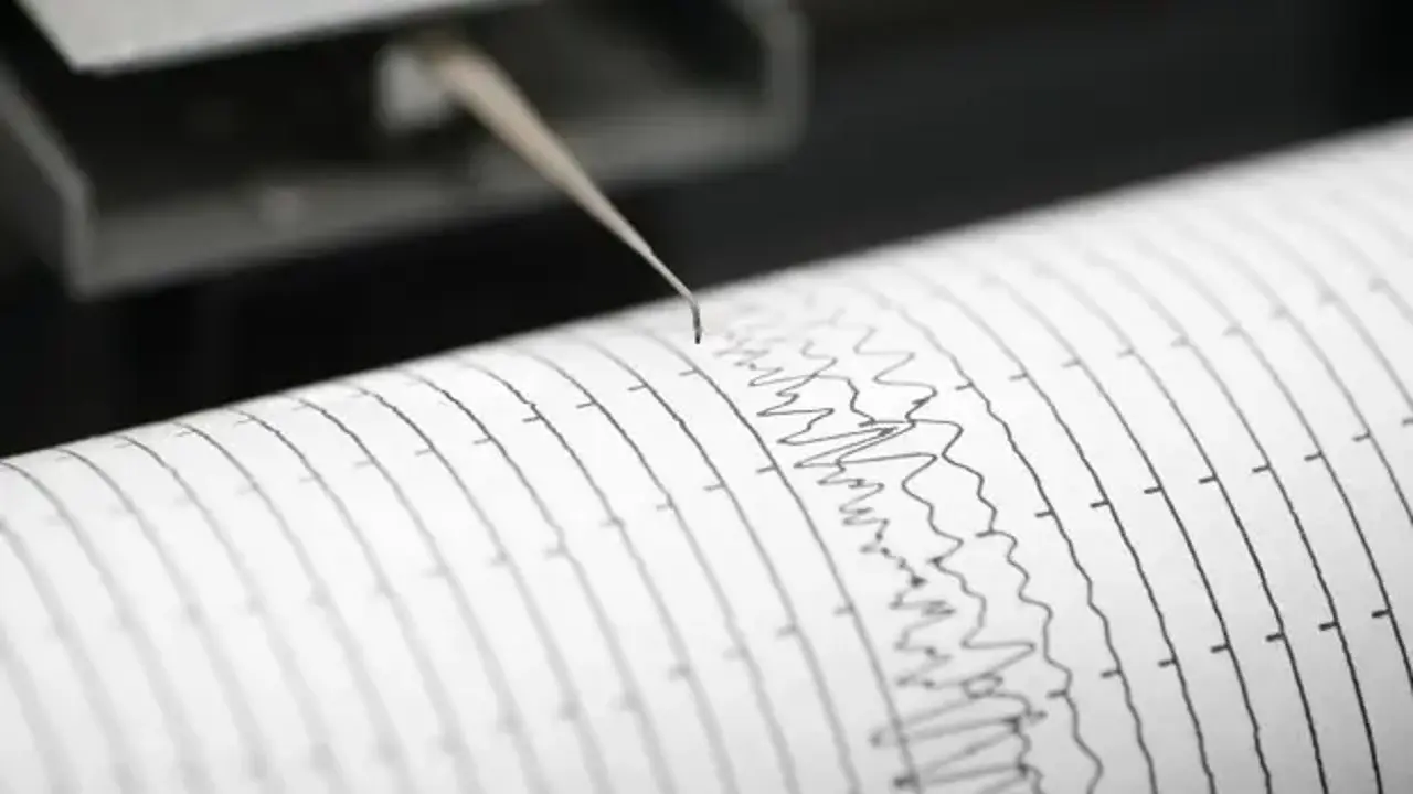 İstanbul'da deprem fırtınası! 50'ye yakın sarsıntı sonrası uzmanlardan peş peşe açıklama