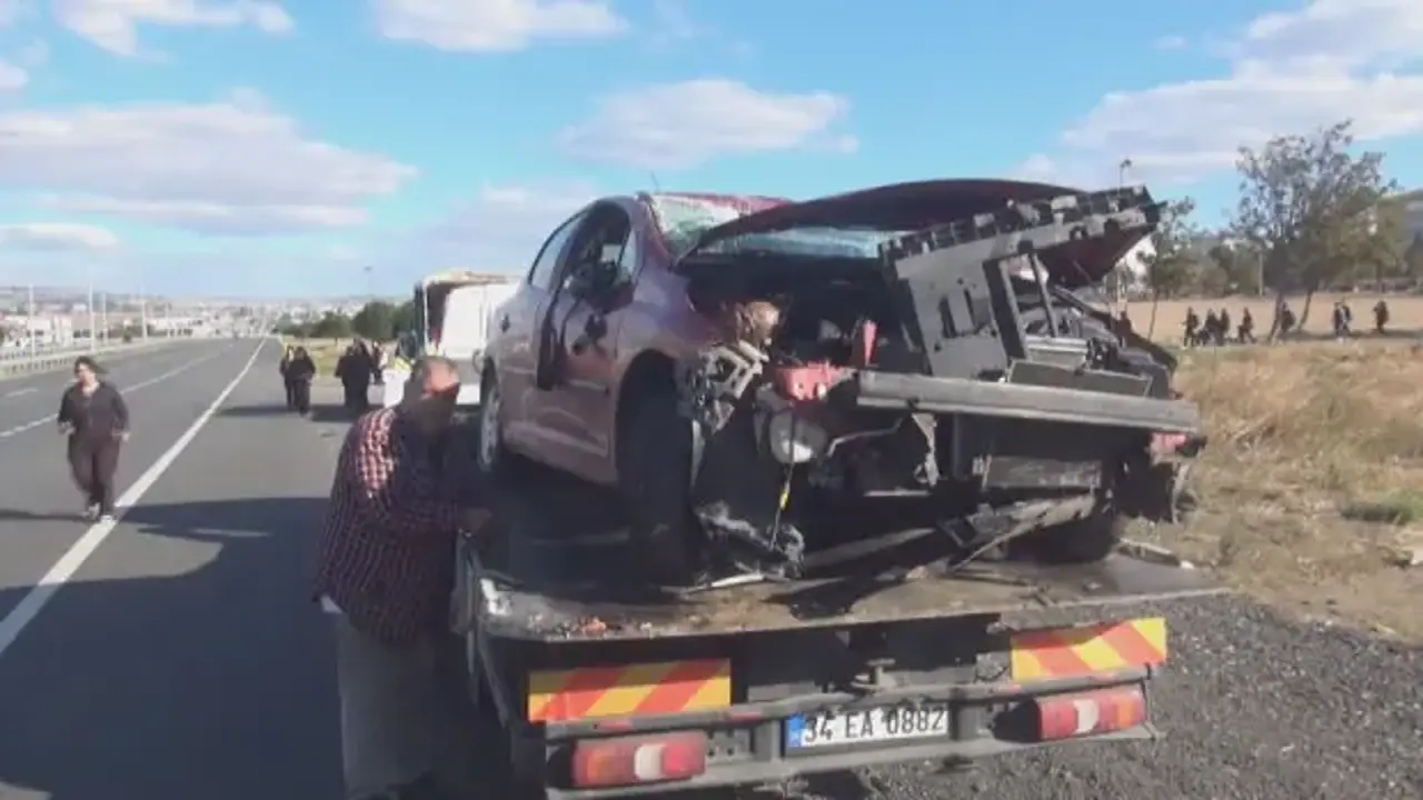 İstanbul'da otomobil takla attı: 3 yaralı!