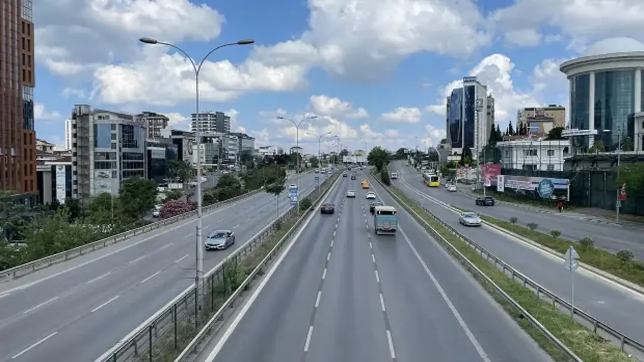 İstanbul’da yollar kapanacak! 30 Ağustos öncesi kritik uyarı, bu güzergahlara dikkat