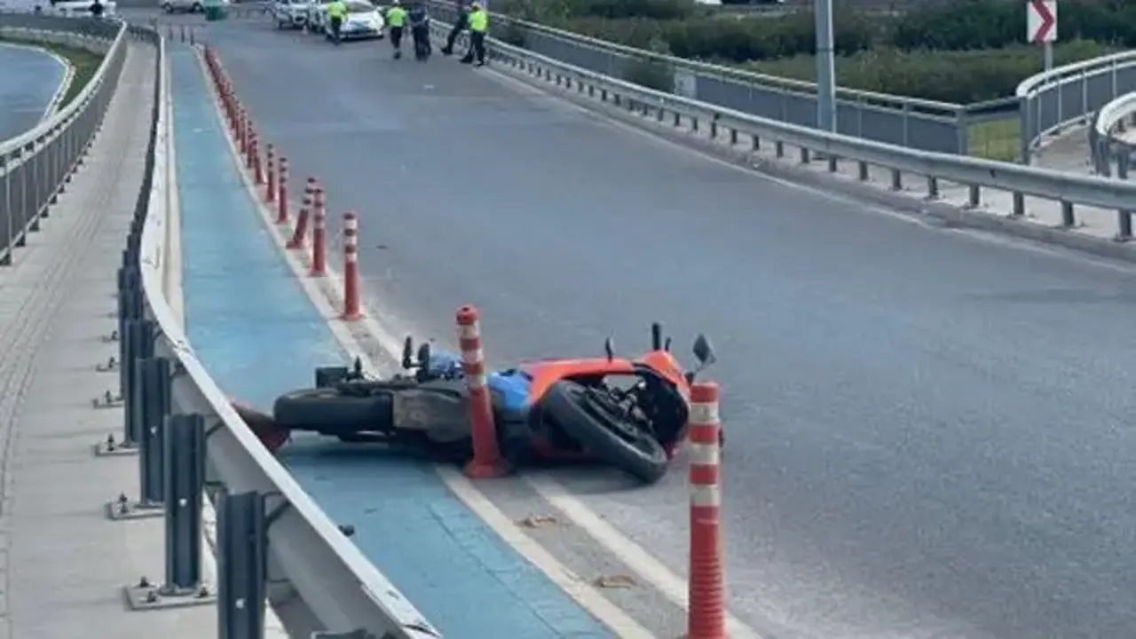 İzmir'de devrilen motosikletin sürücüsü Emine hayatını kaybetti