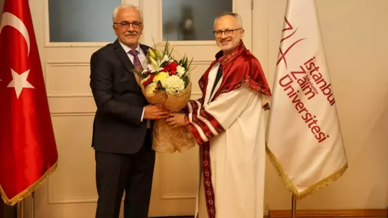 İZÜ Rektörlüğünde devir teslim töreni gerçekleştirildi