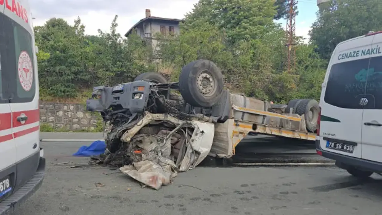 Karabük-Bartın yolunda feci kaza: 2 ölü