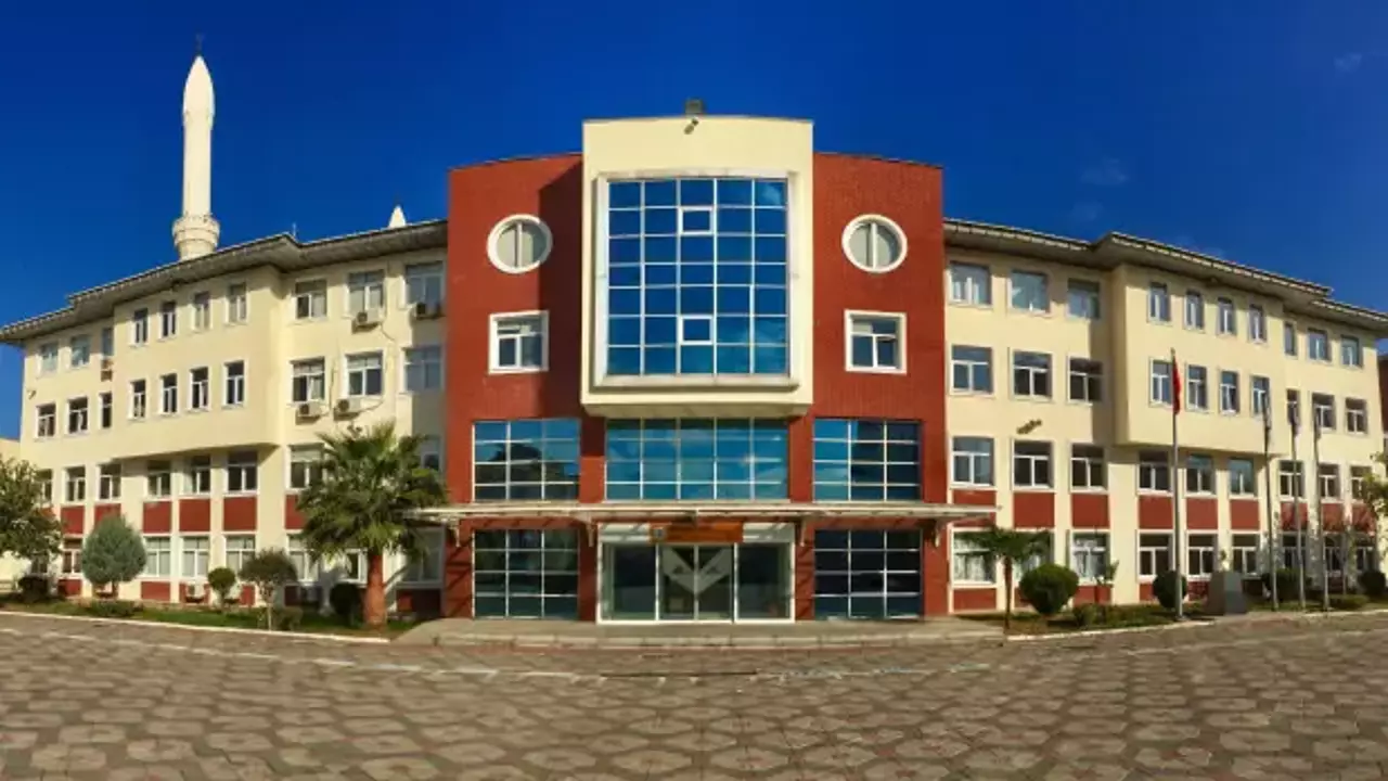 Kartal Anadolu İmam Hatip Lisesi ortaokul bölümü ilk öğrencilerini bekliyor