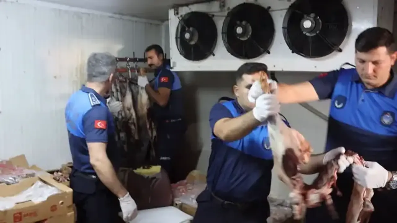 Kasapta 315 kilo bozuk et ele geçirildi