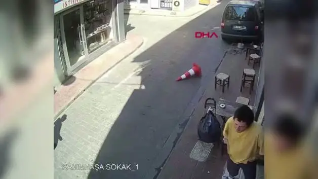Kasımpaşa’da kız çocuğunu taciz ettiği iddia edilen şüpheli bıçaklandı!