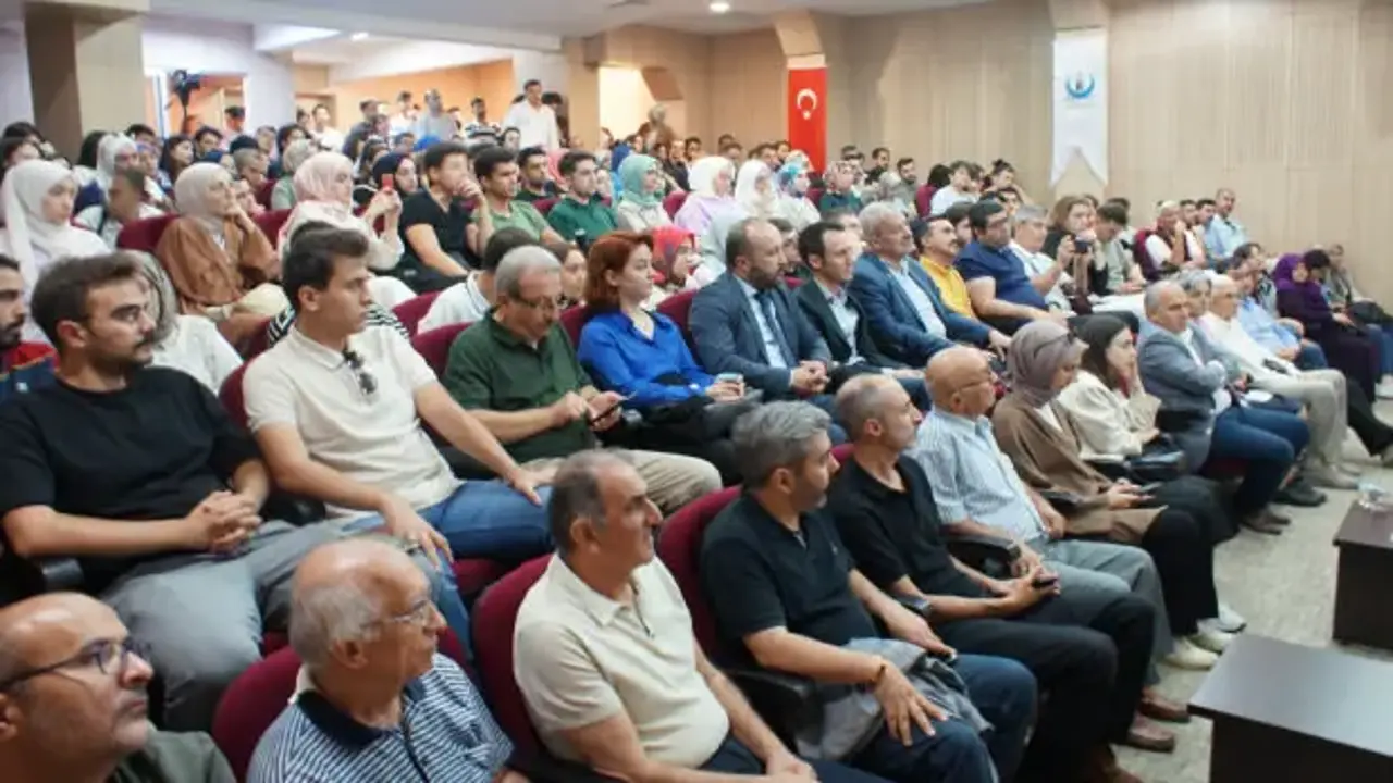 KOCAV seminerleri 30. yılında gençleri ilim ve kültür dünyasıyla buluşturuyor