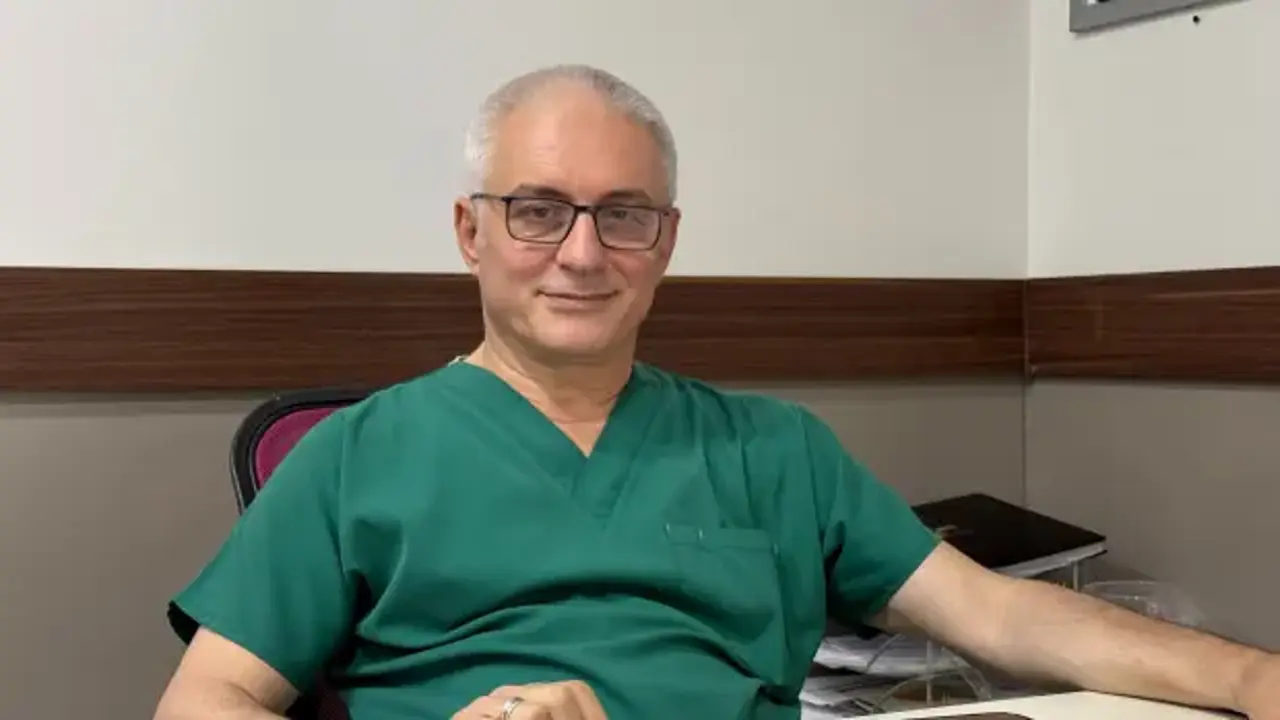 'Kulağımda hareket ediyor' diyerek doktora gitti! Canlı canlı çıkartıldı