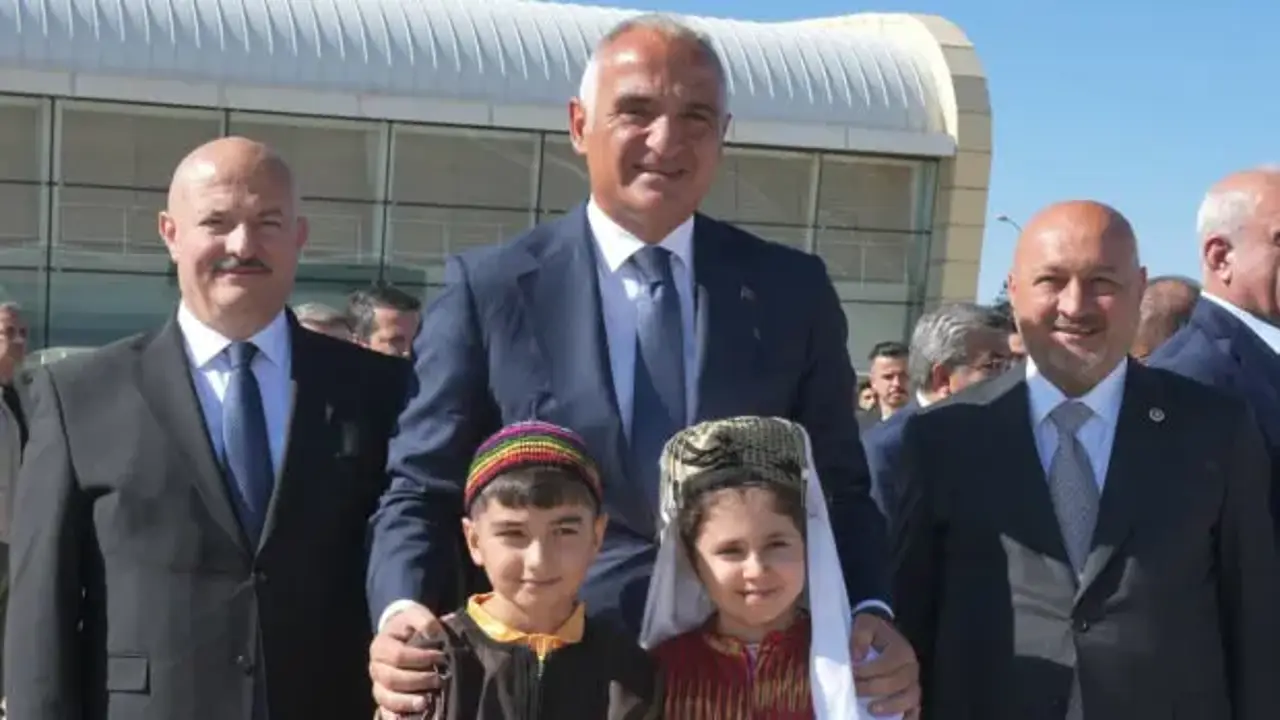 Kültür ve Turizm Bakanı Ersoy, Adıyaman'da cami ve türbe açılışı yaptı