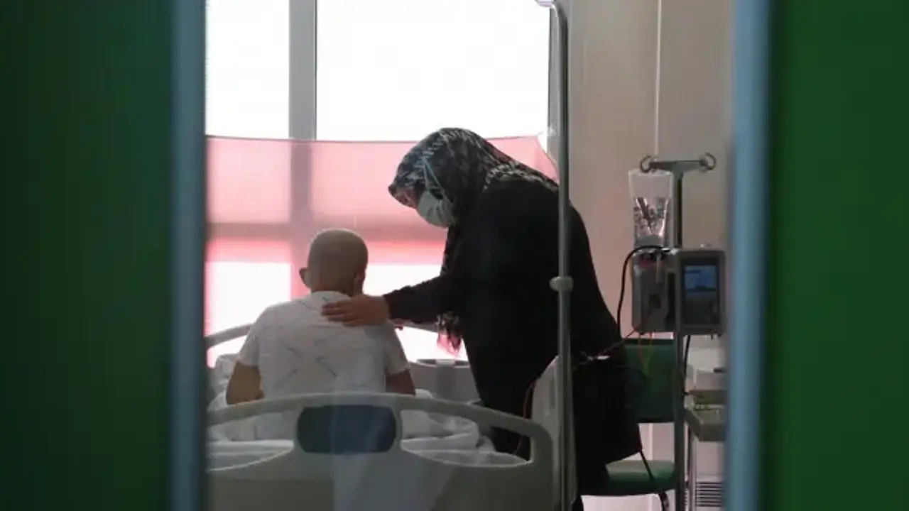 Lösemi hastası oğluyla hastane odasında 9 aylık yaşam nöbeti