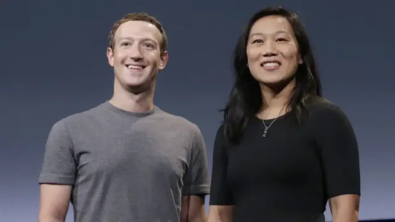 Mark Zuckerberg İrlanda'da şato satın aldı