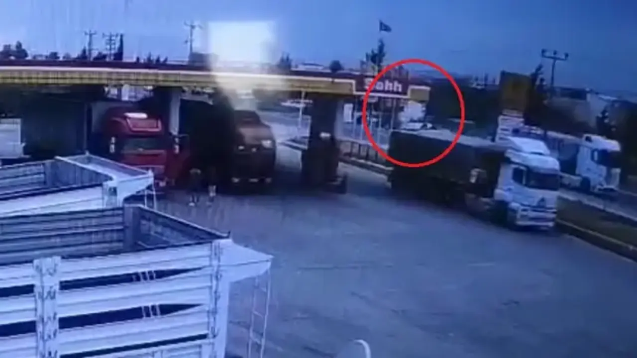Mersin'de TIR'lar çarpıştı: 1 ölü, 2 yaralı