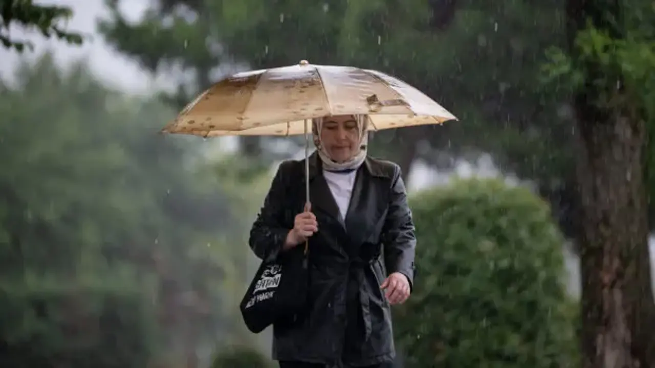 Meteoroloji uyardı: Sıcaklıklar 8 derece birden düşecek! Kuvvetli yağış geliyor