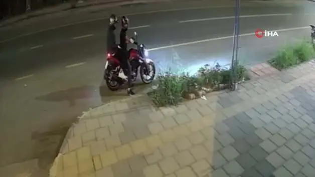 Motosikletle geldiler, kurşun yağdırdılar: O anlar ortaya çıktı! Şüpheliler tutuklandı