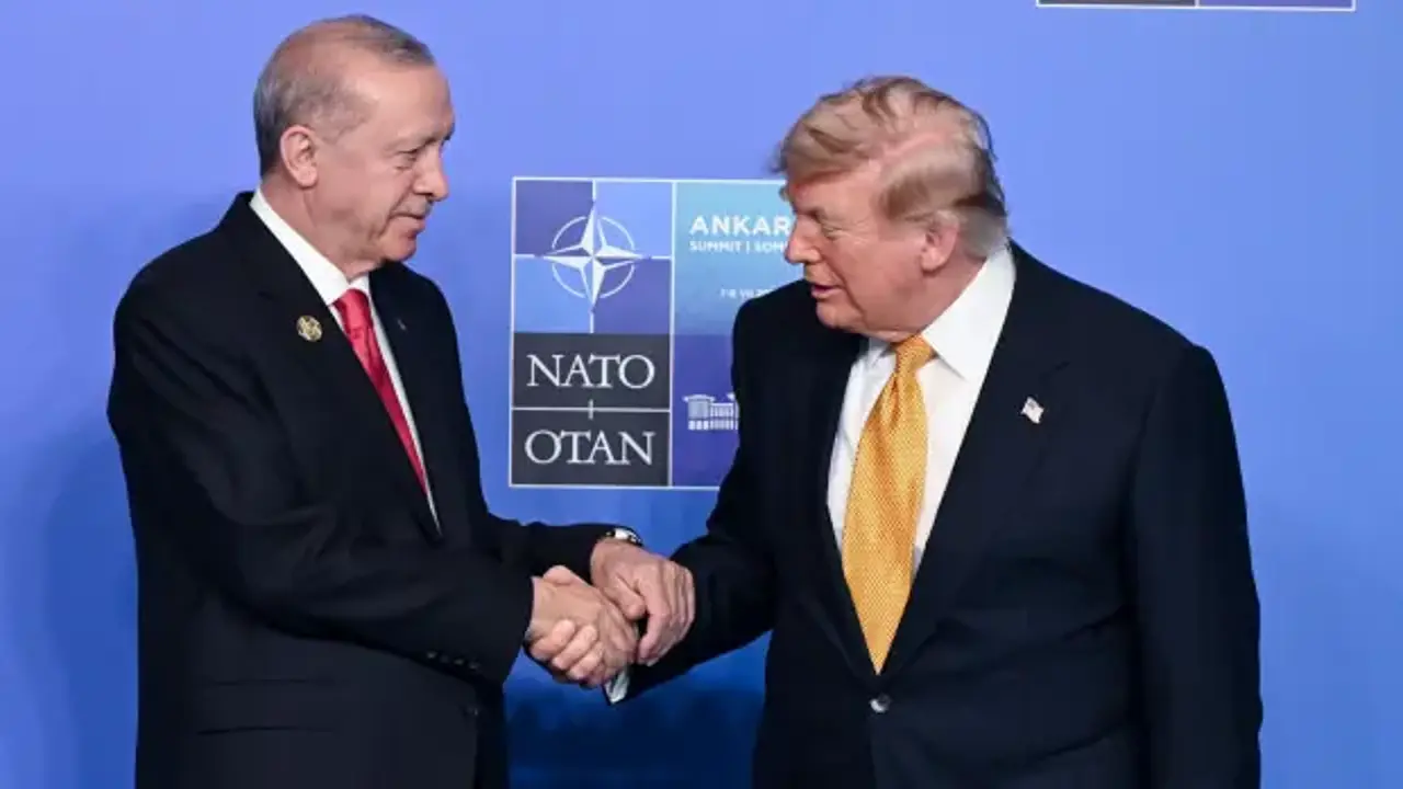 NATO Zirvesi'nde liderlere özel kalemler hediye edildi