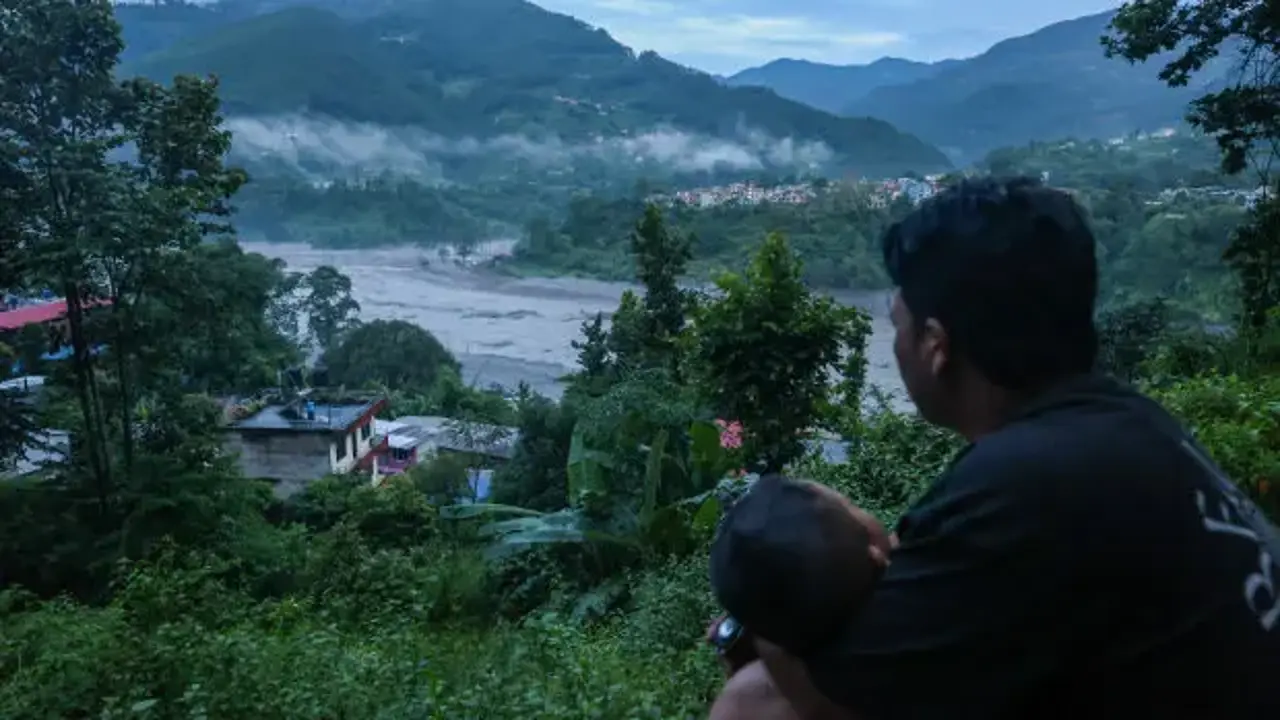 Nepal'i vuran felakette acı bilanço: Can kaybı arttı!