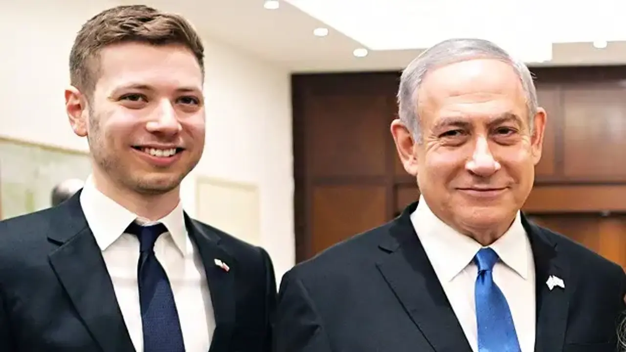 Netanyahu'nun oğlu adını ve soyadını değiştirdi