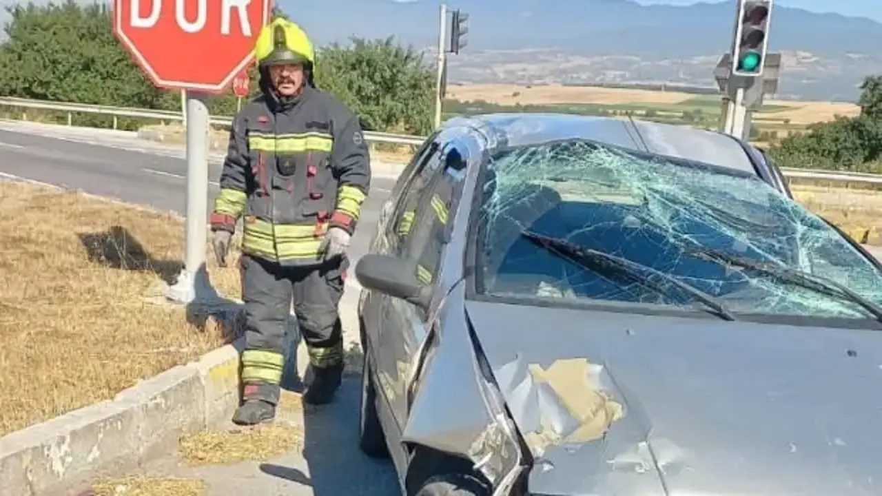 Otomobil takla attı: Yaralılar var!