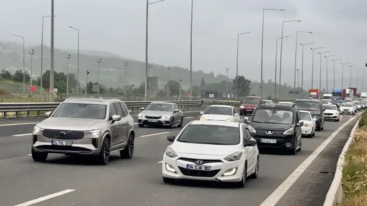 Otoyolda çalışma başlatılıyor! İstanbul yönünde trafik düzeni değişiyor