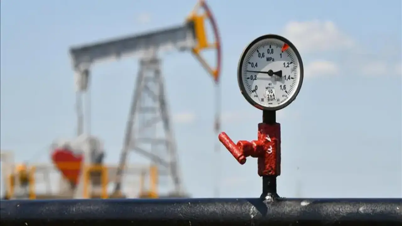 Petrol fiyatları, diplomatik çabaların etkisiyle yüzde 4'ten fazla geriledi