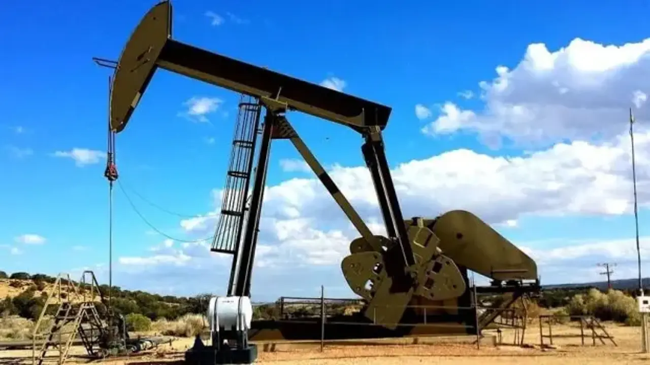 Petrol fiyatlarındaki artış Rusya'nın enerji gelirlerindeki düşüşü önleyemedi