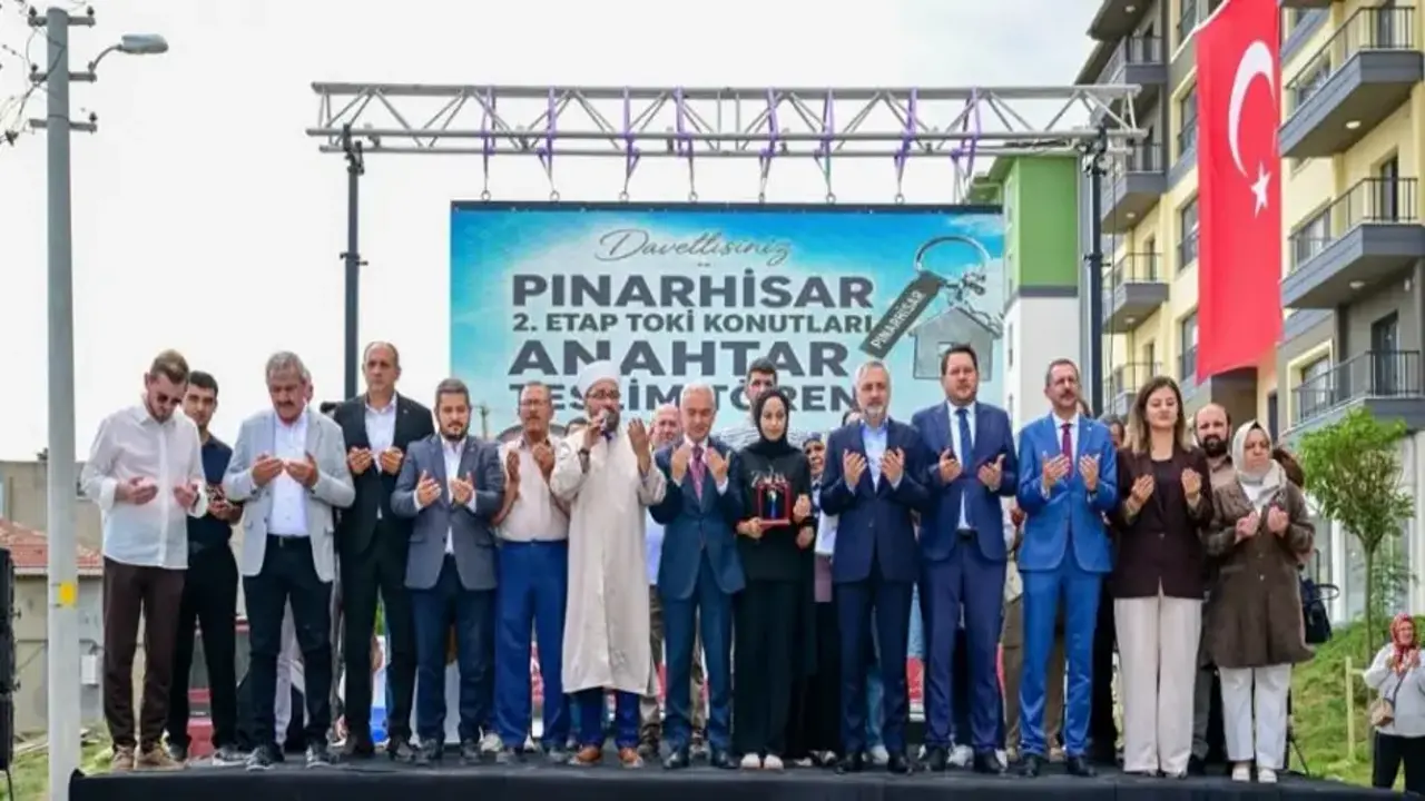 Pınarhisar'da TOKİ sevinci: Anahtarlar hak sahiplerine teslim edildi