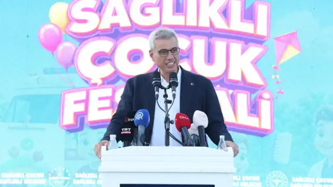 Sağlık Bakanı Memişoğlu’ndan çocuklara çağrı: Sağlık elçisi olacaksınız