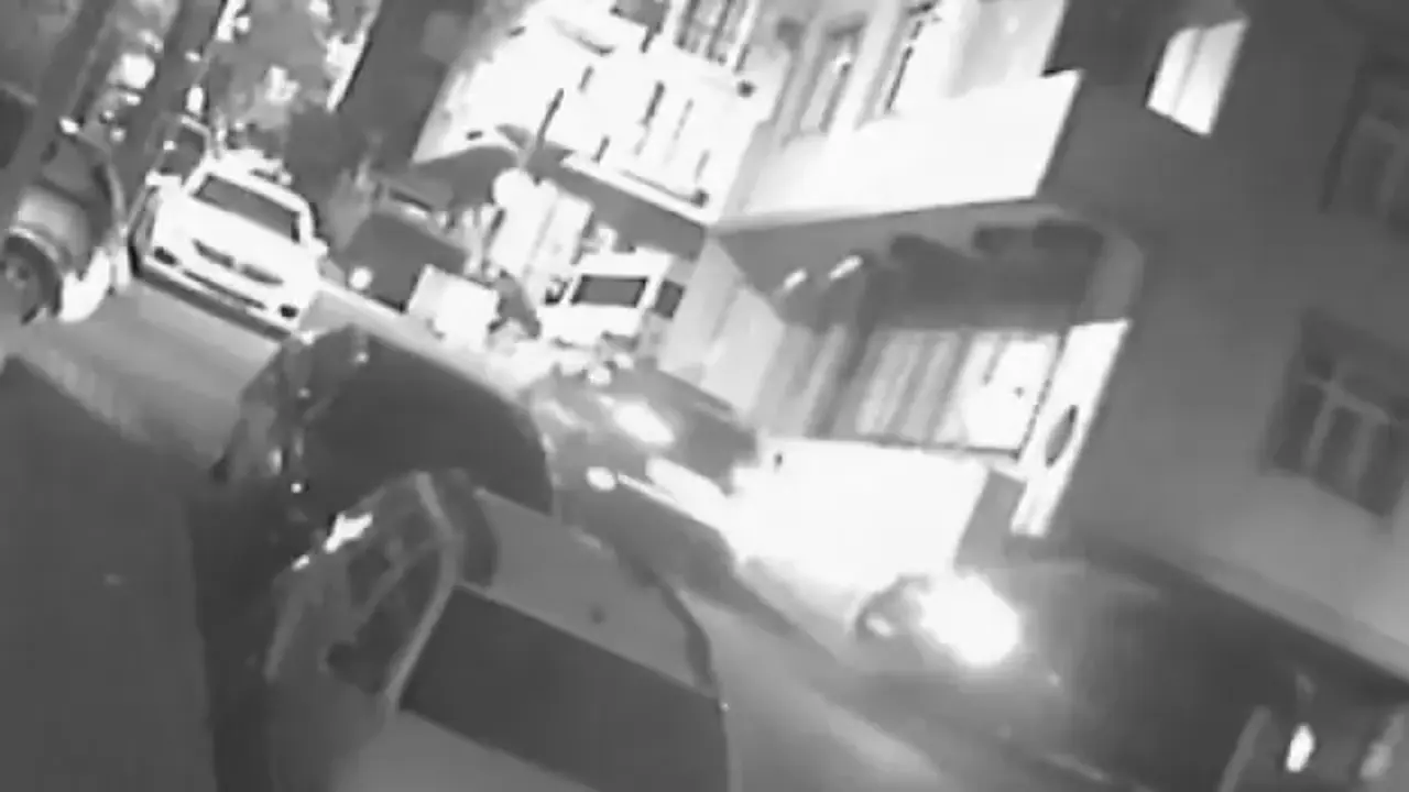 Seyir halindeki otomobilden rastgele ateş açan üç kişi yakalandı