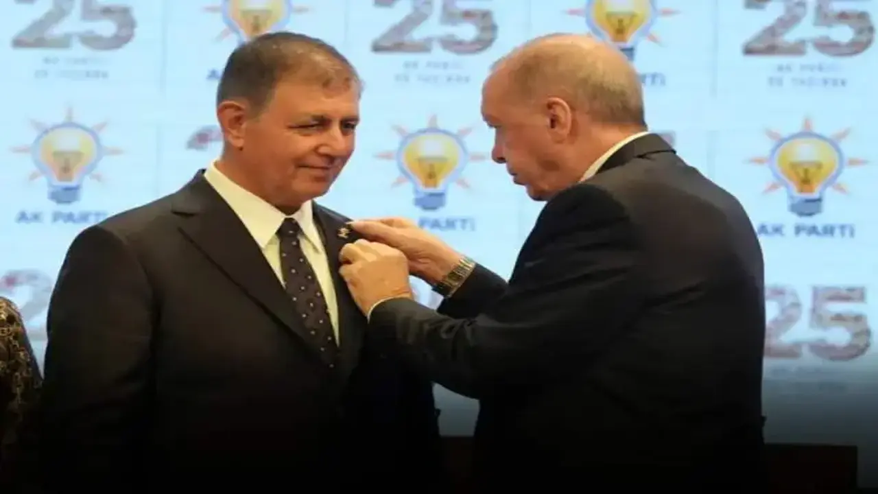 Son 2,5 yılda büyük çözülme: İşte AK Partiye katılan bütün belediye başkanları!