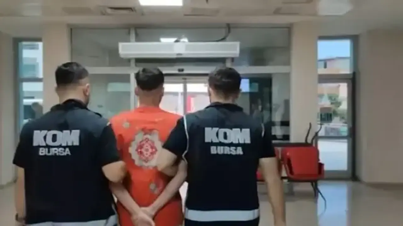 Sosyal medyada silahlı eylem içerikli paylaşımlara soruşturma: 10 gözaltı