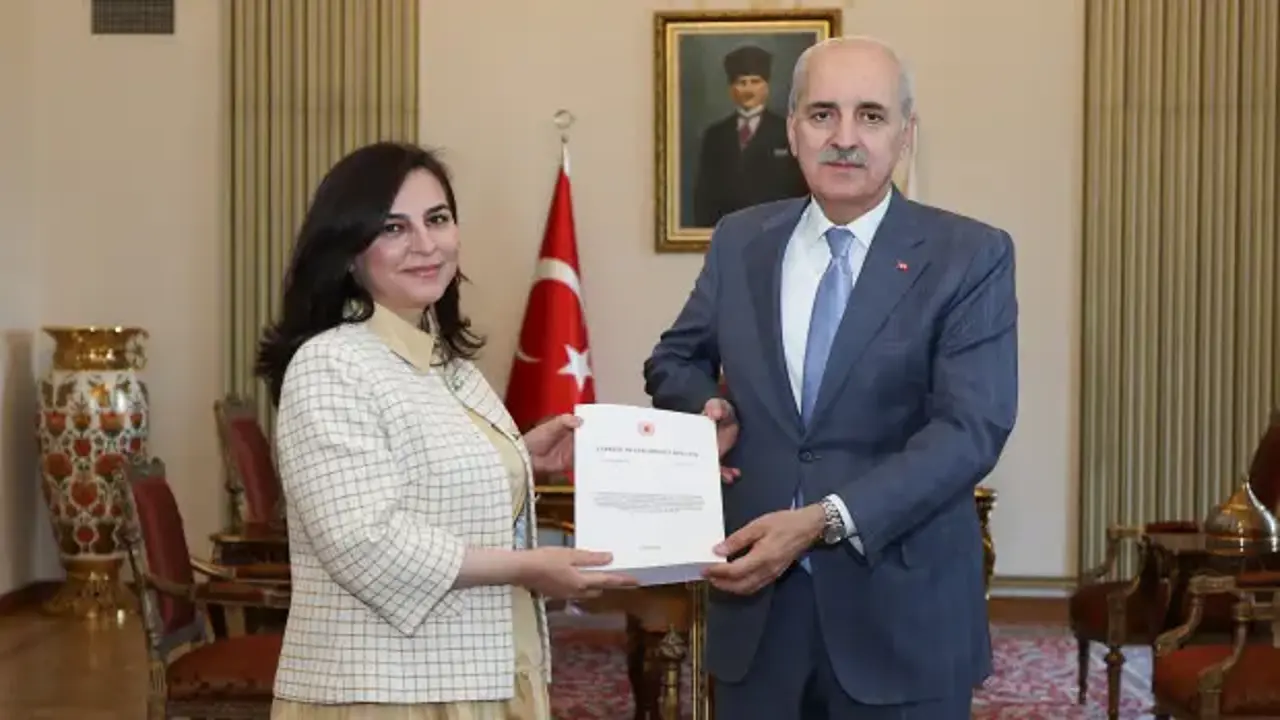 Suça sürüklenen çocuklara ilişkin araştırma komisyonu, raporunu TBMM Başkanı'na sundu