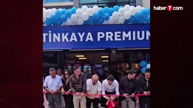 Tekel bayisinin açılışına imam getirip dua okuttular!