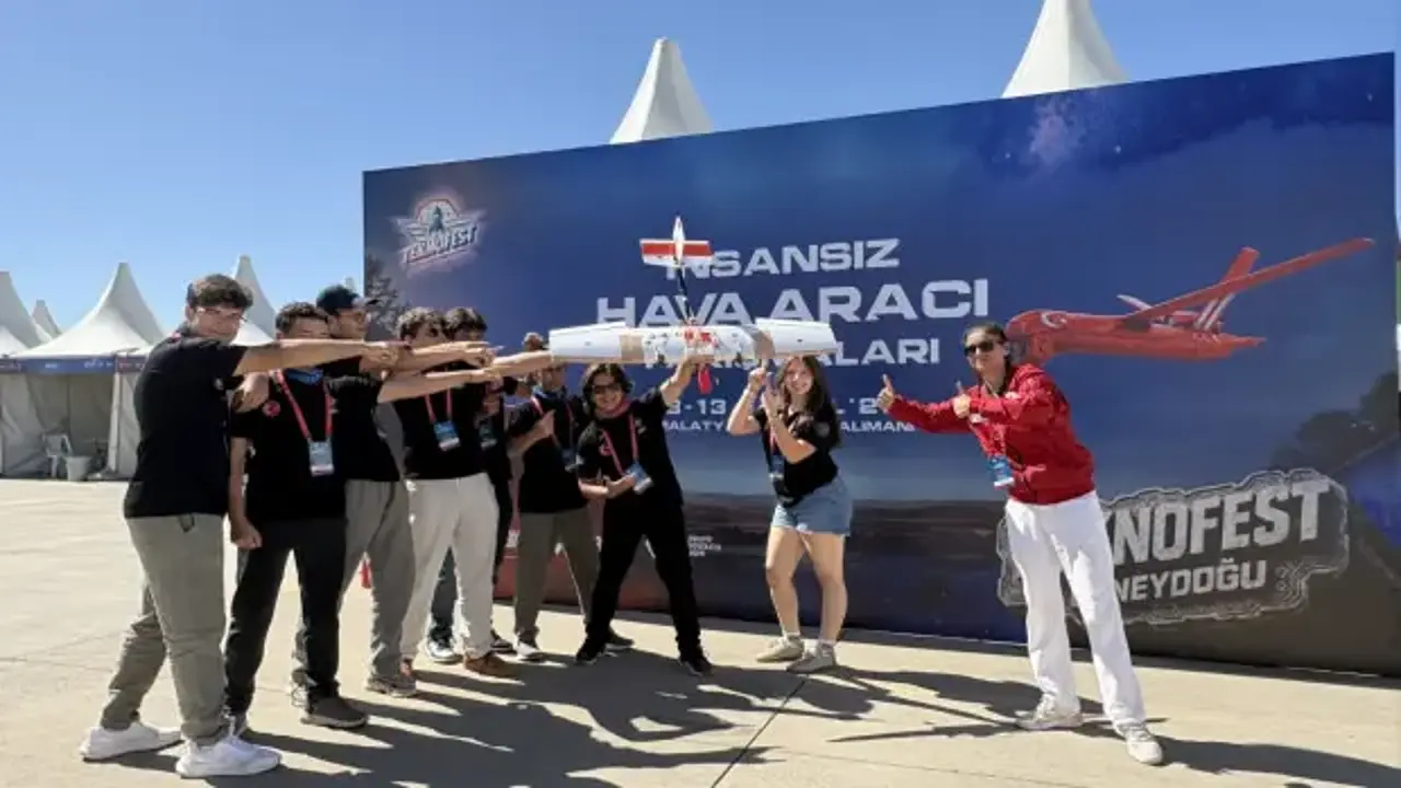 Trabzonlu gençlerden büyük başarı! TEKNOFEST 2026'da Türkiye şampiyonu oldular