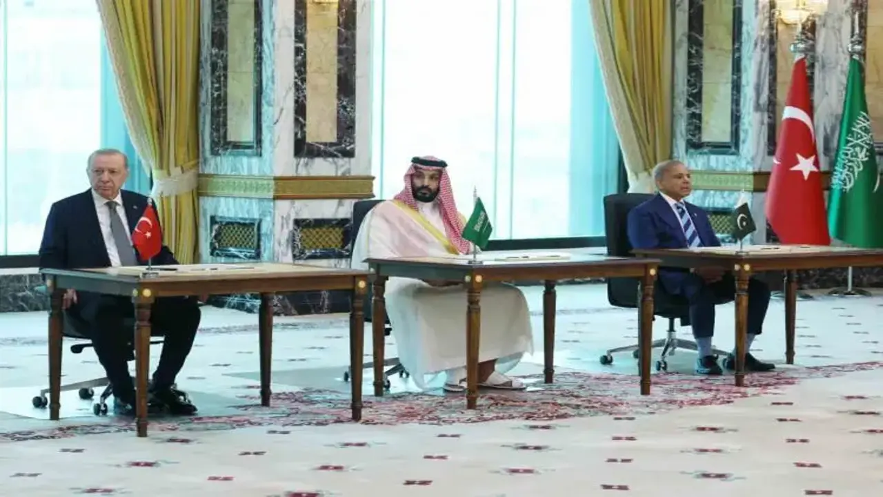 Türkiye, Suudi Arabistan ve Pakistan arasında imzalanan tarihi 'Mekke Anlaşması' dünya basınını salladı!