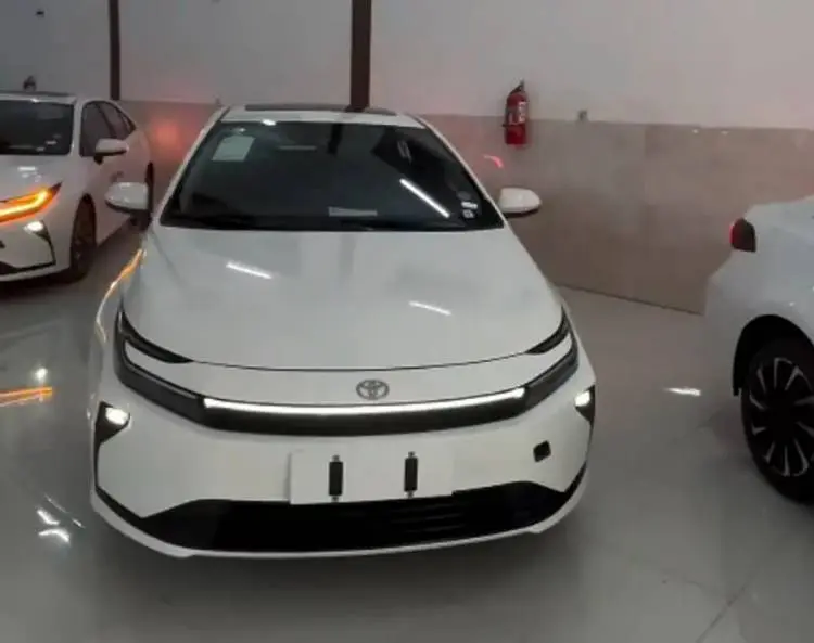 Türkiye'de en fazla satılan modeller arasında! Yenilenen Toyota Corolla yollara indi