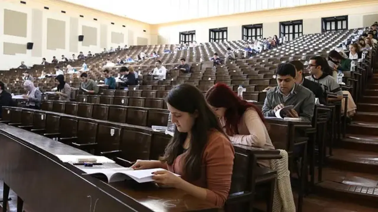 Üniversitelerde yeni dönem! YÖK yazı gönderdi: Müfredata yeni ders geliyor