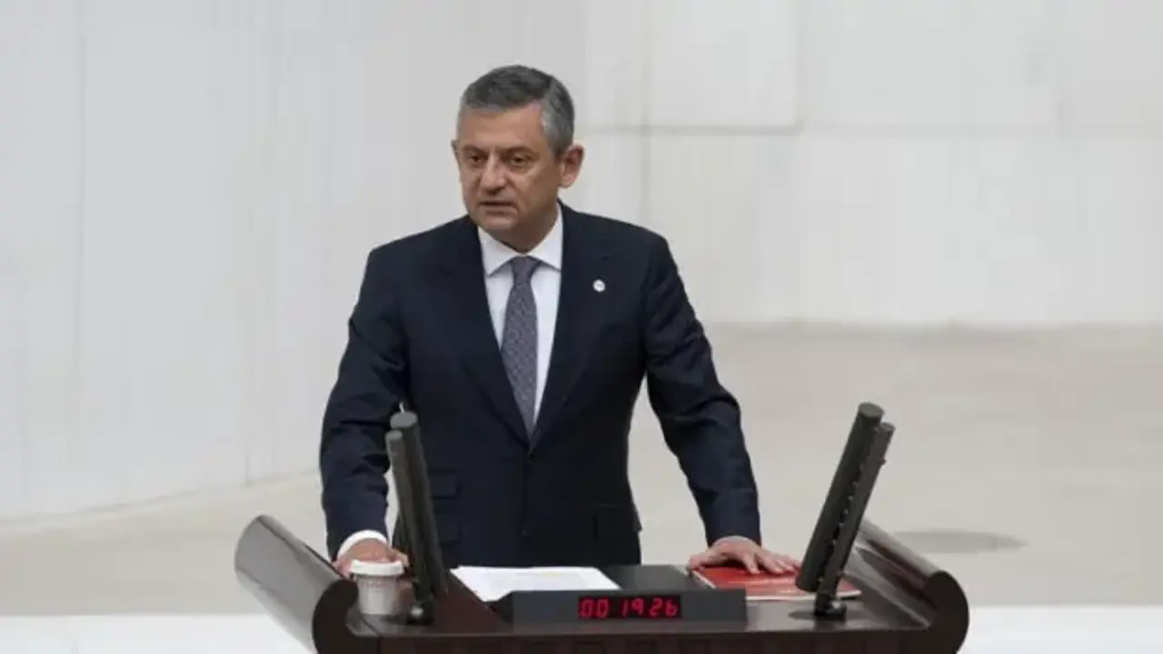 Yeni Parti’de büyük bölünme: Özgür Özel kendi kurduğu partide azınlığa düştü