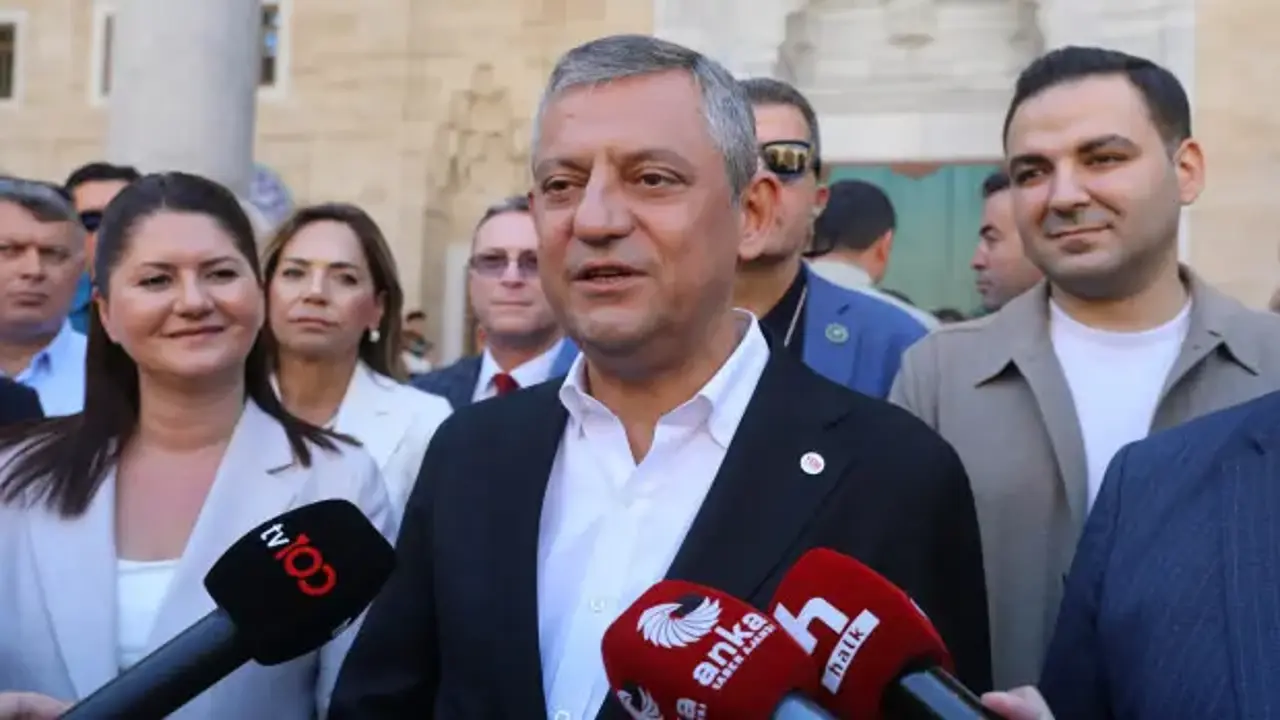 Yeni Parti'de kriz! Görüşmeyi bitiren talep! Özgür Özel inanamadı 'Beni aday yapın'