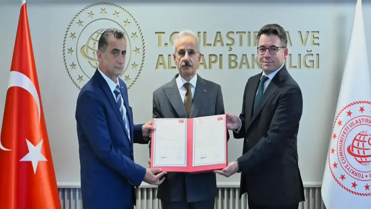 Yerli lokomotif E5000'e Avrupa’dan vize: TSI Sertifikası ile dünya pazarına açılıyor!