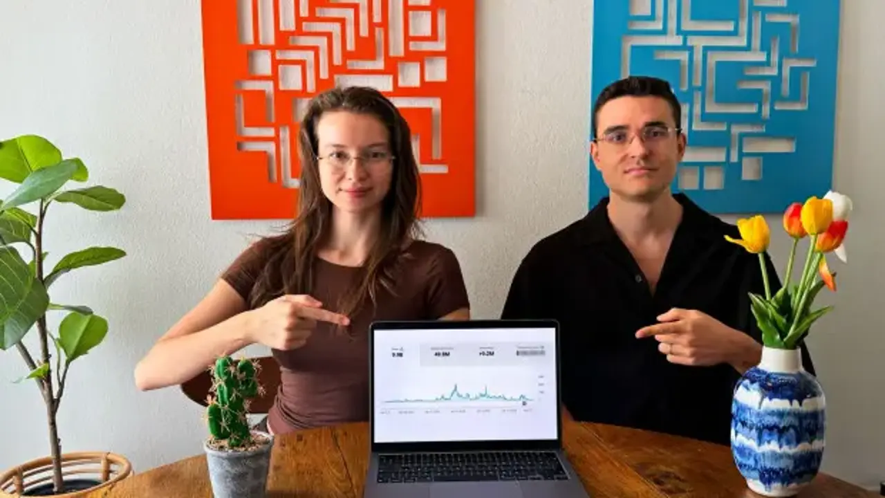 YouTube, tek kelime etmeyen Türk-Rus çifte 250 bin dolar gönderdi!